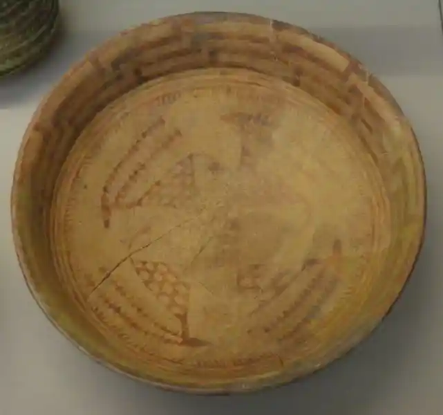 Bowl with goats in the form of a swastika Bowl with goats in the form of a swastika